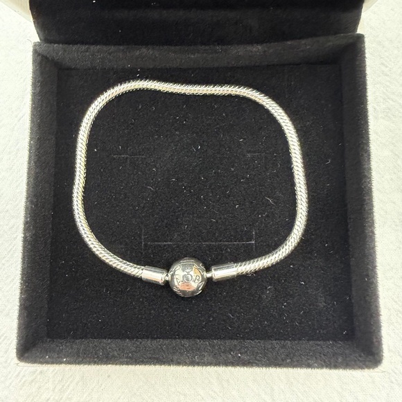 Pandora Classic Silver Bracelet 7.5in - Picture 6 of 6